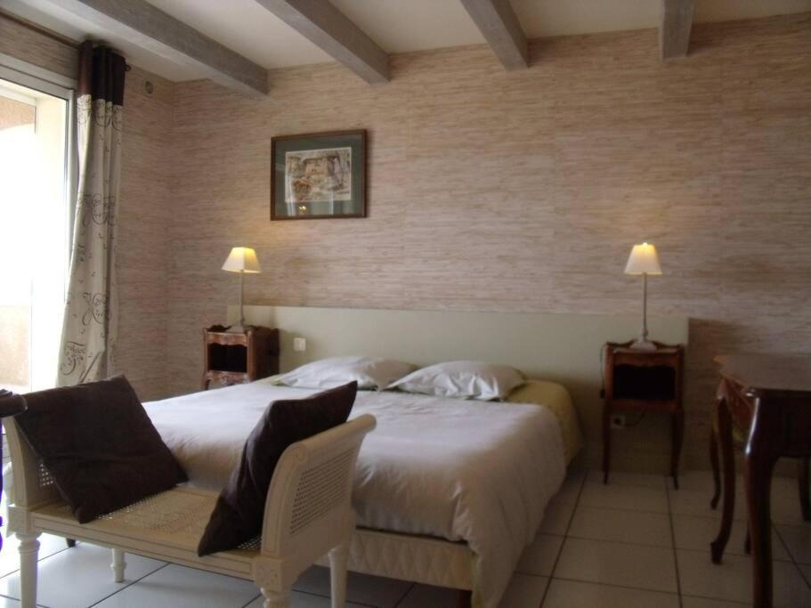 Gites En B&B Le Clos De La Cerise Châteauneuf-du-Pape Zewnętrze zdjęcie